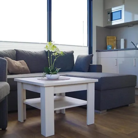 Hausboot Schwimmendes Haus In * 리브니츠 담가르텐