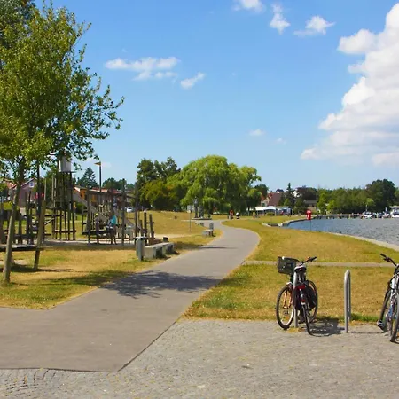 Hausboot Schwimmendes Haus In 리브니츠 담가르텐